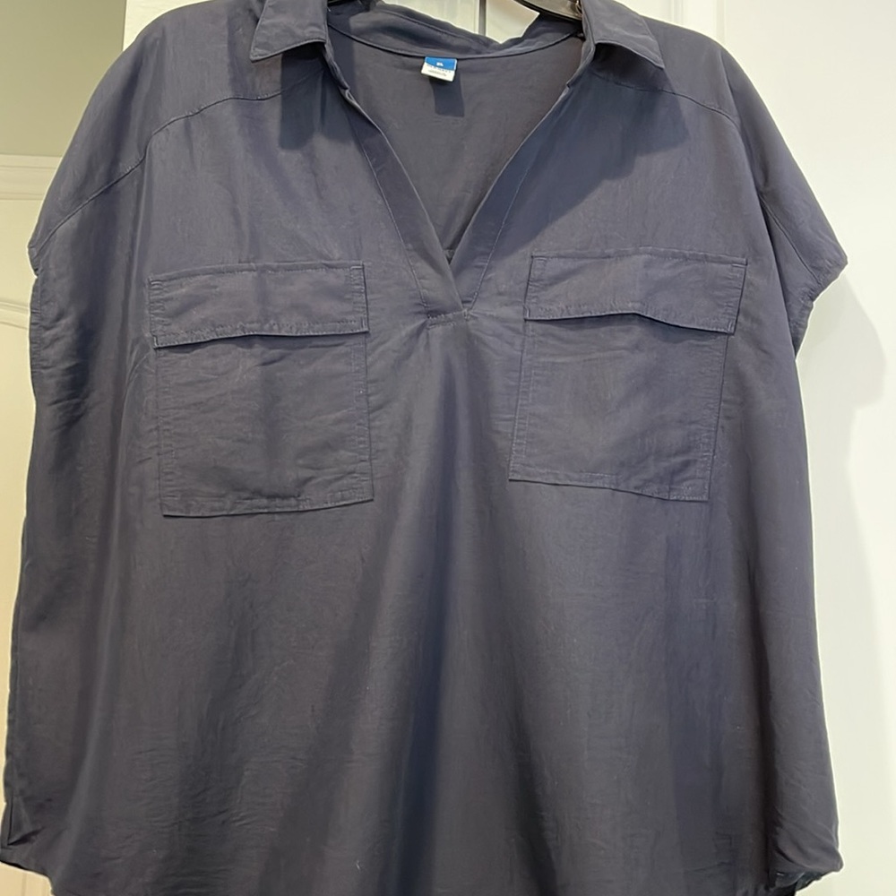 Old Navy, 2 shirts for one price, black and navy, size xl, light, breezy shirts